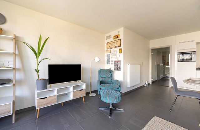 Chic Flat Near Ostend Beach