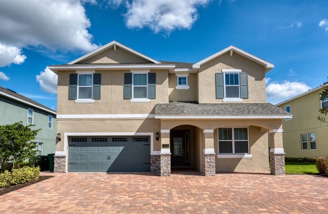 Chic Home with Mini Soccer Field, Golf near Disney with Waterpark & Resort.