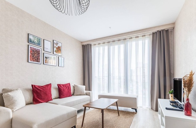 Chic, Modern and Ample Flat near Finance City