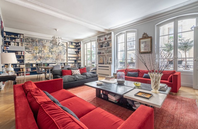 CHIC & Modern Apartment in the 7eme!