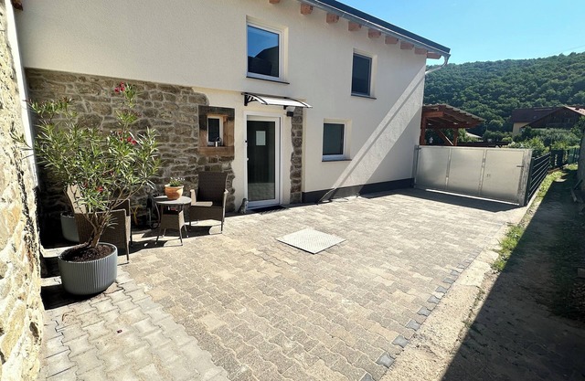 Chic new vacation home with terrace and fenced garden ideal for 2