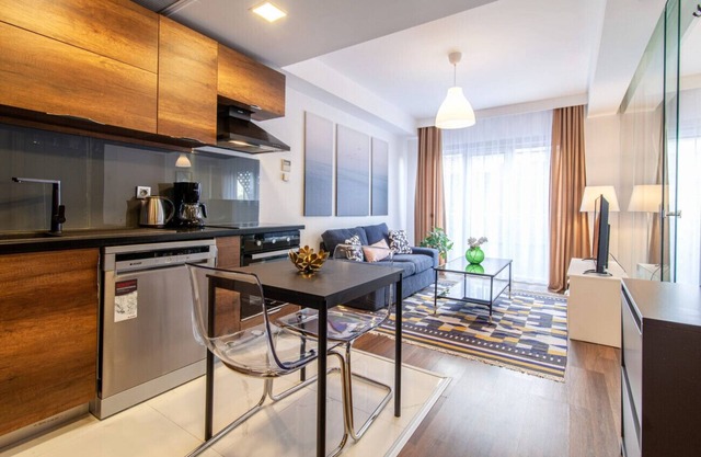 Chic Residence Flat 5 min to City's Mall and Metro