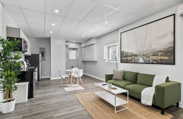 Chic Studio in Walkerville | 5 Mins to Downtown