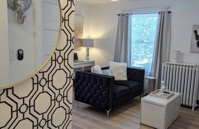Chic Suite in the Heart of Downtown St. Joseph