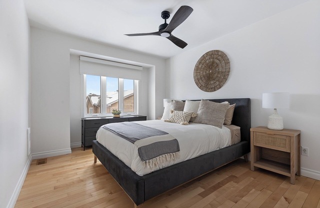 Chic townhouse Gatineau Park
