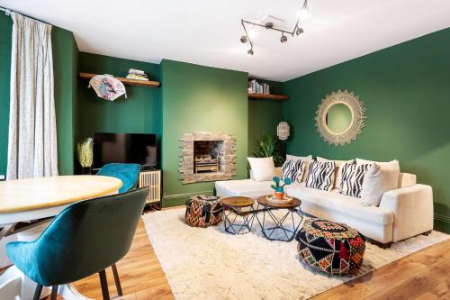 Chiswick Gem Stylish 1-Bed Flat for Modern Living
