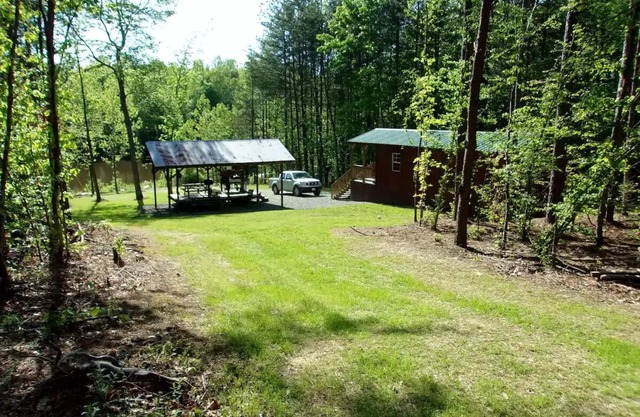 CHRISTIAN RETREAT , COTTAGE ON A PRIVATE LAKE.