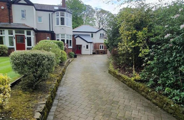 ChurstonBnB, private flat within family home, Bolton