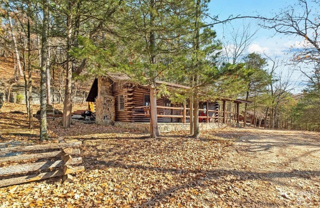 Cinnamon Valley - The Lake House