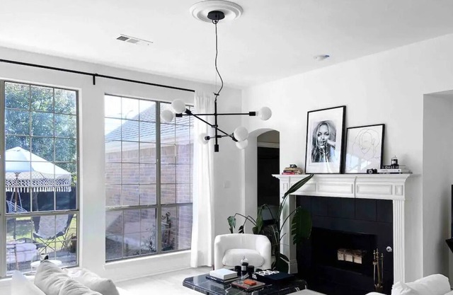CitizenNomad: Modern Dallas Lake House Bungalow