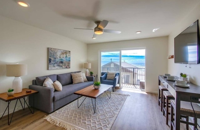 City Beach House #B - Oceanfront