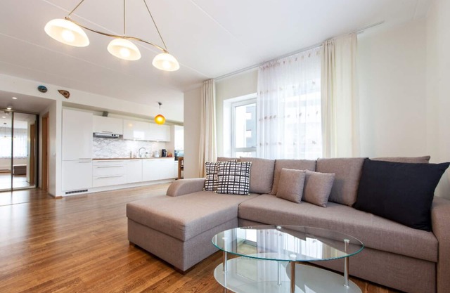 City Center Mardi st. apartment with balcony and free parking.