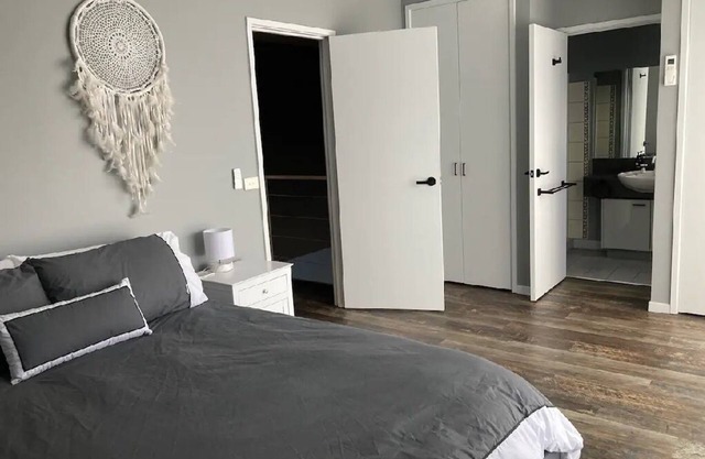 City Chic Townhouse
