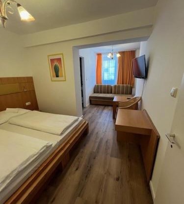 City Hotel Post 14