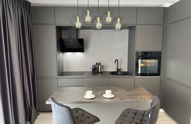 City SKyline Executive Duplex with Balcony, Panoramic View & Parking