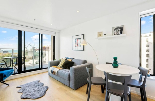 City Stunner with City Views, Pool and Gym
