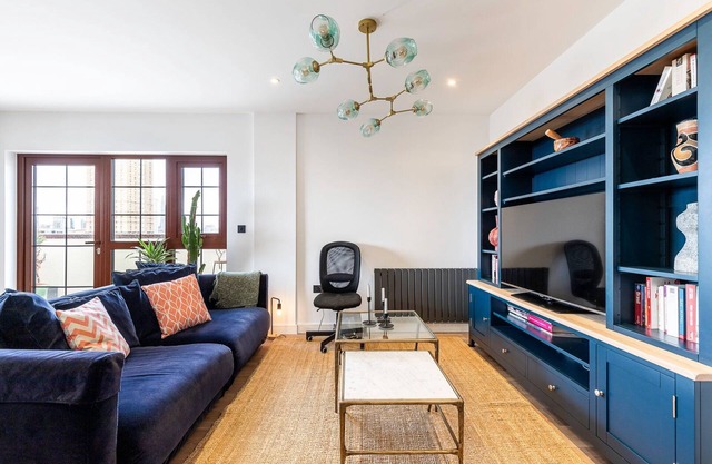 City View Spacious 2 Bedroom Penthouse