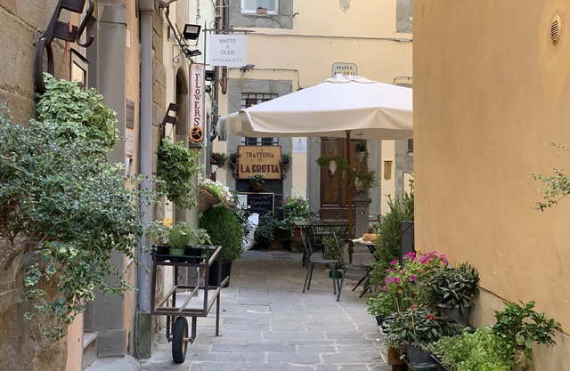 City/Village Apartment in Cortona with 1 bedrooms sleeps 2