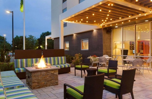 Cityscape Comfort! FREE Breakfast, Pets Allowed, Indoor Pool