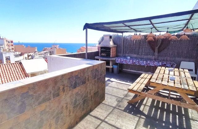 "CLAIRE SEAVIEW & BEACH" duplex apartment, 3 terraces, barbecue, SAT-TV, WiFi
