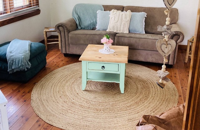 “Clairmont Central” close to Town, Free Wifi & Netflix