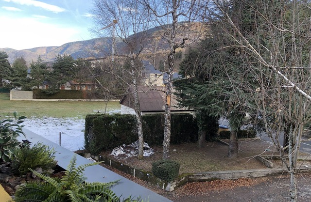 CLASS * APARTMENT NEAR SAINT-LARY SOULAN CENTER