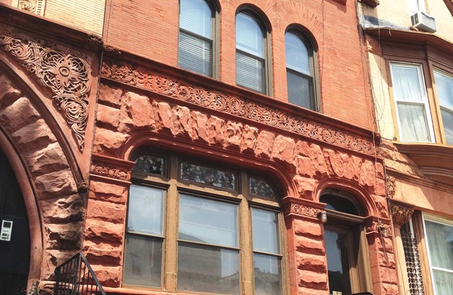 Classic Brooklyn Garden Apartment With Easy Access to Manhattan