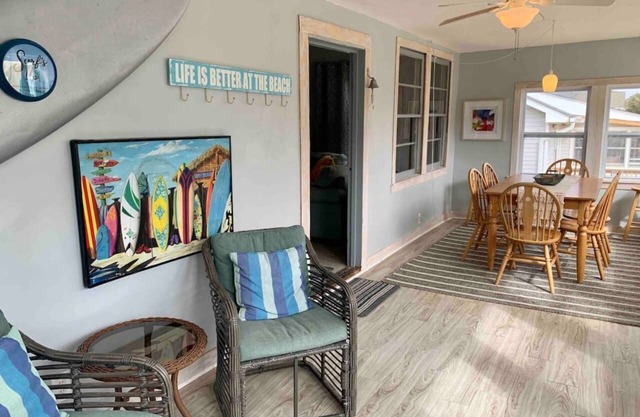Classic Folly Beach Beauty. Right near the beach!