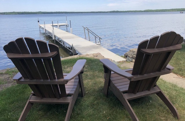 Classic Lake Sallie Hideaway with Wonderful Sunset Views