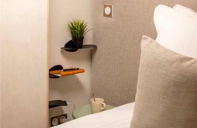 Classic one bedroom apartment close to Saint-Honoré