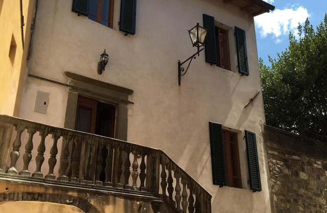 Classic Tuscan Home with Private Garden in the Old Walled City