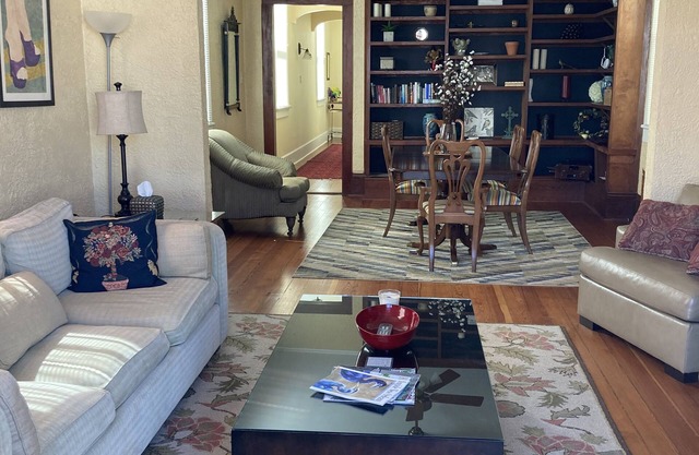 Classic Uptown NOLA Cottage - EXCELLENT LOCATION!