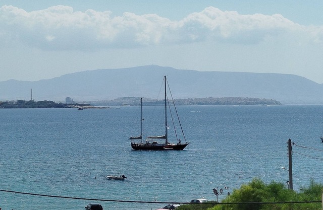 Classy 1-bedroom condo; WiFi, AC, home-office, playroom, sea view at Salamina