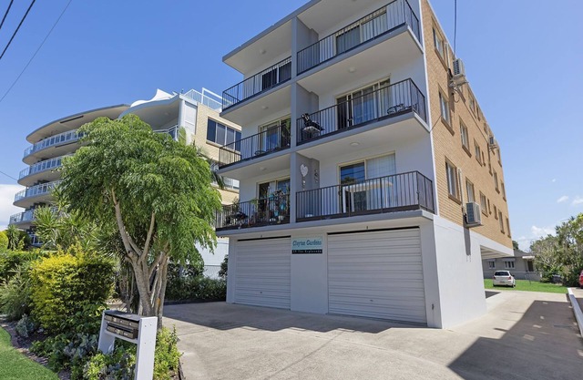 Clayton Garden Unit 5 Golden Beach