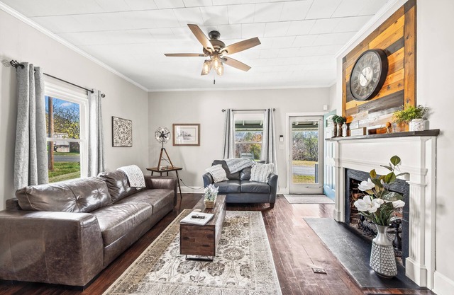 Clayton's 1910, Completely Restored Mill House, business-friendly weekday rtes