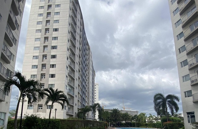 Clean Condo, Stunning Sunrise and Sunset View at SMDC South Residences