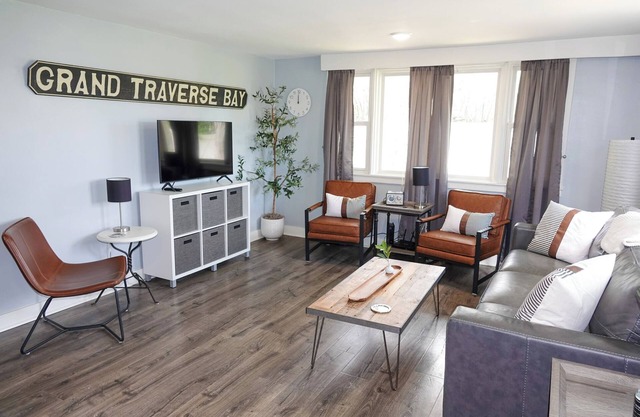Clean & Cozy - 3 BDR House - Close to Traverse City - Bay- Beach- Horse Show