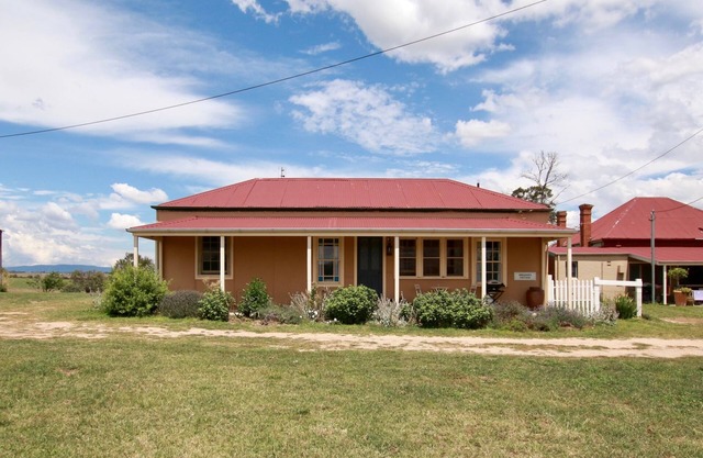 Clean, pretty cottage situated on beautiful farmland ten minutes from Bathurst.