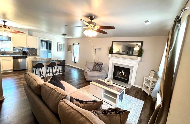 Clean, Quiet, & Cozy Ashland Home