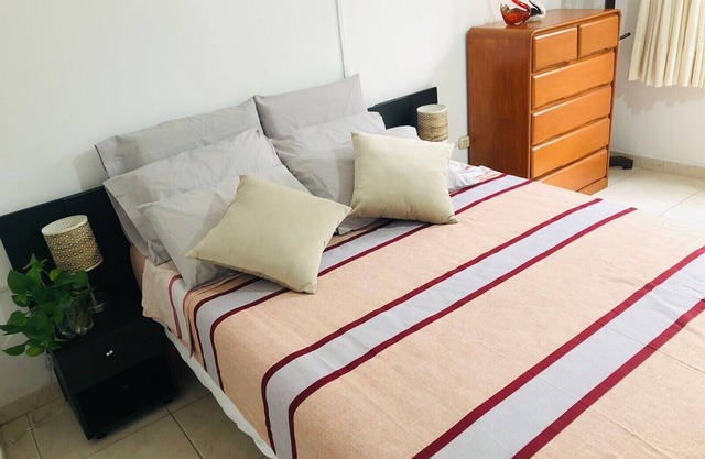 Clean, safe apartment near the historic center of Lima