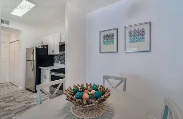 Clearwater Beach, Florida, modern fully renovated 2nd floor condo, heated pool