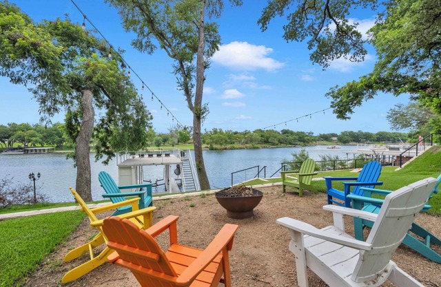 Clen Oak Lodge-Open water home w/dock & slide!