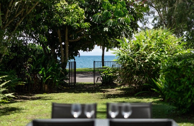 Clifton Beach Waterfront 2BR Stylish Home