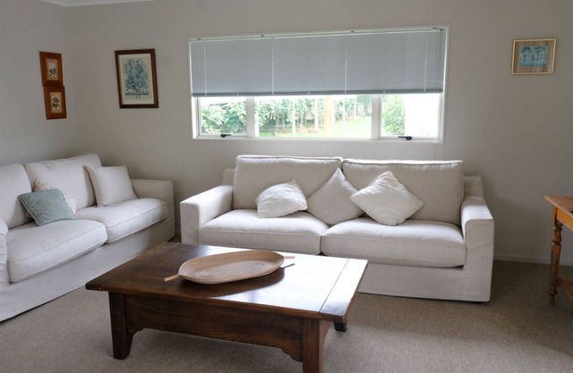 Clive cottage situated on a working Kiwifruit orchard