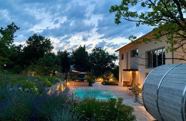 CLOS DE LA FONTAINE (Complete house - sleeps 10)