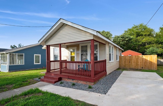 Close Beach Access - 150 Yards to Fishing Pier!