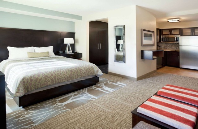 Close to Amtrak Station, NASA, IRS, FDA | Free Breakfast, 24 Hour Business Center + Fitness Center