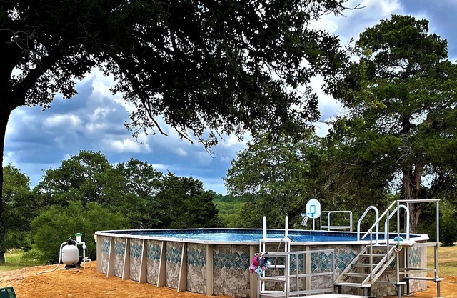 Close to COTA, Large POOL, Fun Relaxing Getaways. EXCLUSIVE use of the property.