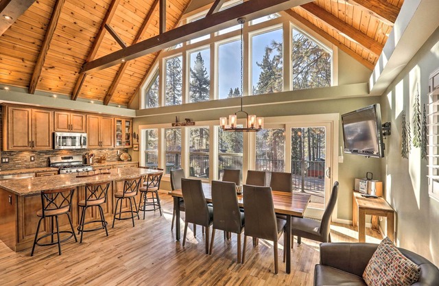 Close to Donner Lake & Skiing: Truckee Getaway