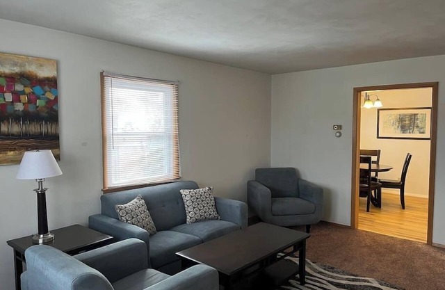 Close to Downtown - 2 queen beds